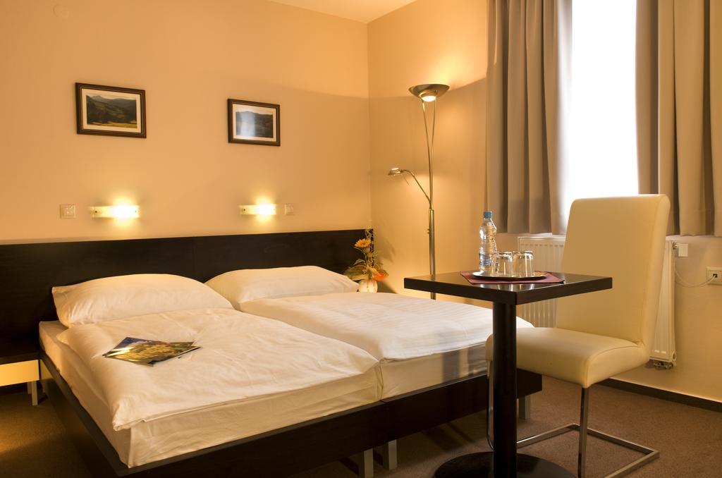 Franko Hotel Zvolen Ngoại thất bức ảnh